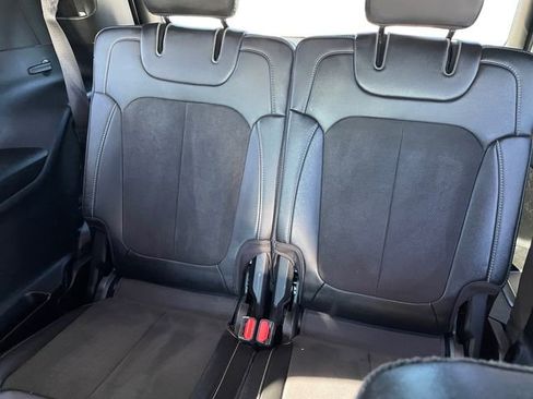 Used 2025 Jeep Grand Cherokee L Altitude image 16