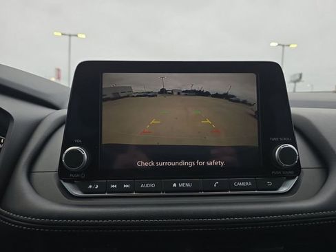 Used 2025 Nissan Rogue S FWD image 9