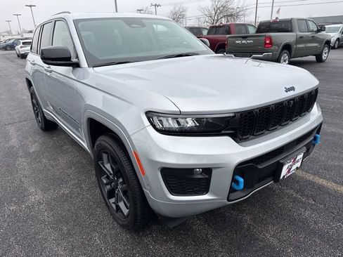 Used 2023 Jeep Grand Cherokee 30th Anniversary image 14