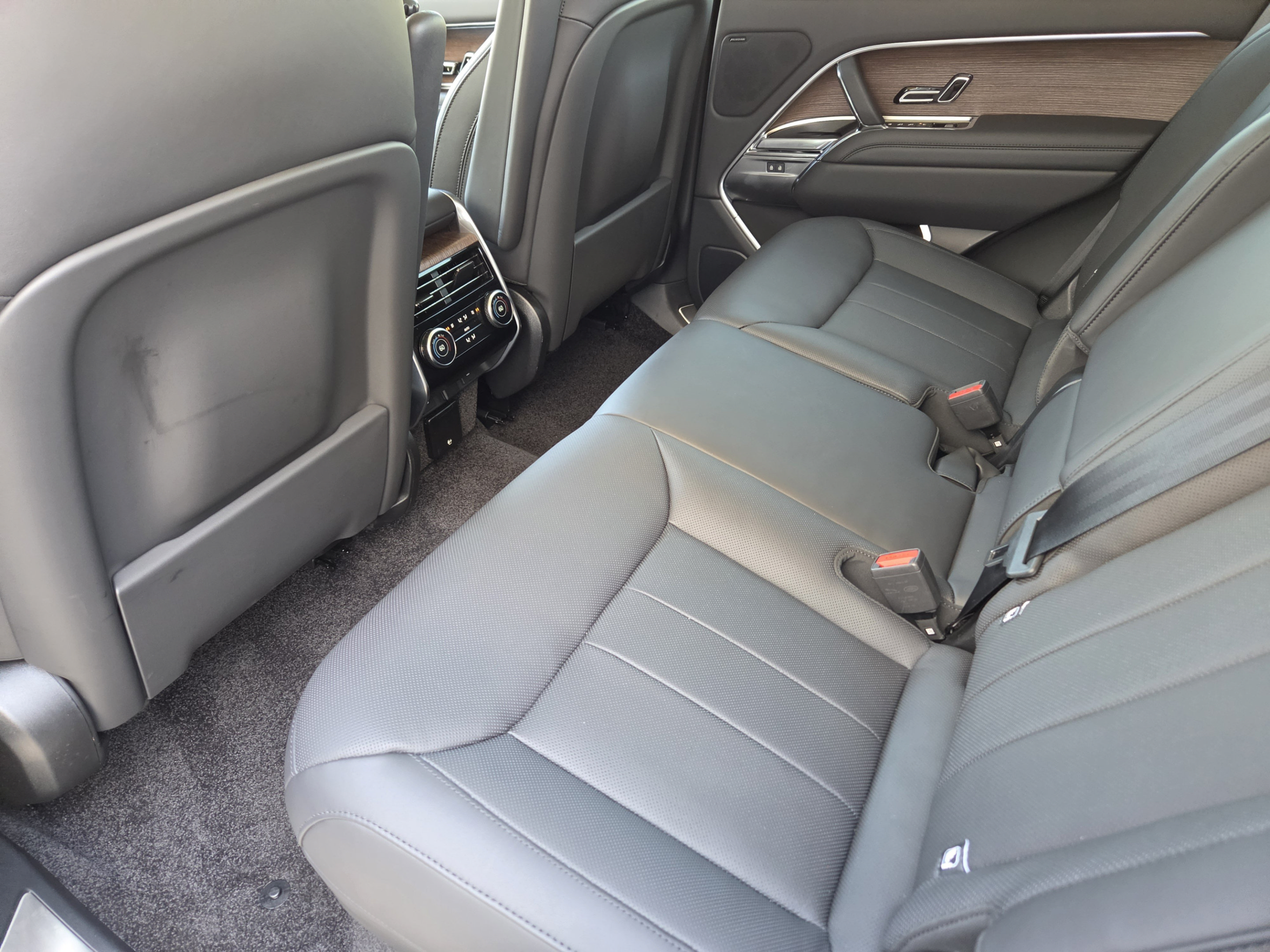 Certified 2025 Land Rover Range Rover SE AWD/4WD image 25