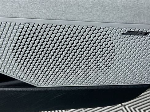 Certified 2023 Hyundai Elantra Limited w/ Preferred Accessory Package FWD image 19