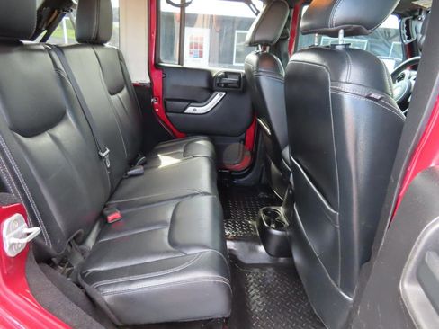 Used 2013 Jeep Wrangler Unlimited Rubicon w/ Dual Top Group AWD/4WD image 42