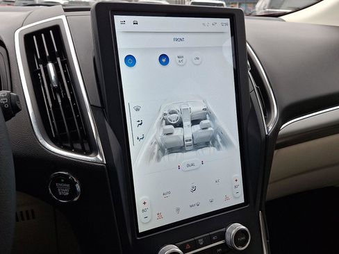 Used 2022 Ford Edge Titanium image 14