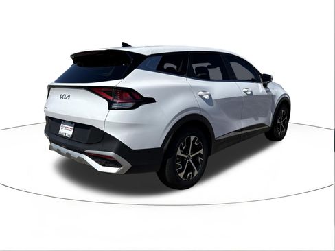 Used 2025 Kia Sportage EX image 3