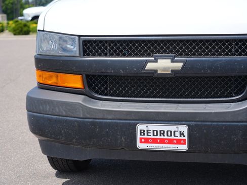 Used 2018 Chevrolet Express 2500 RWD image 9