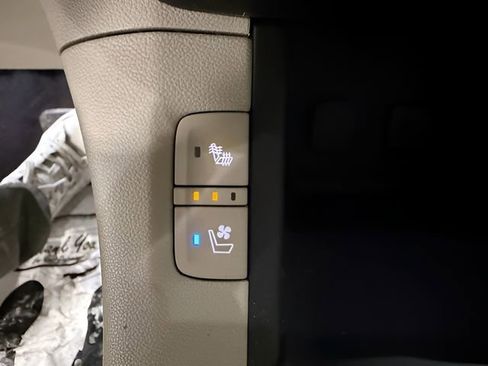 Used 2018 GMC Acadia Denali w/ Technology Package image 22