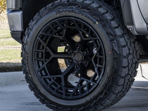 Used 2025 GMC Sierra 1500 Elevation image 38