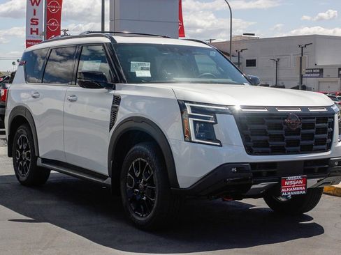 New 2025 Nissan Armada PRO-4X w/ Pro-4X Premium Package image 4