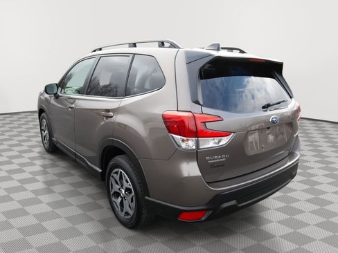 Used 2024 Subaru Forester Premium image 5