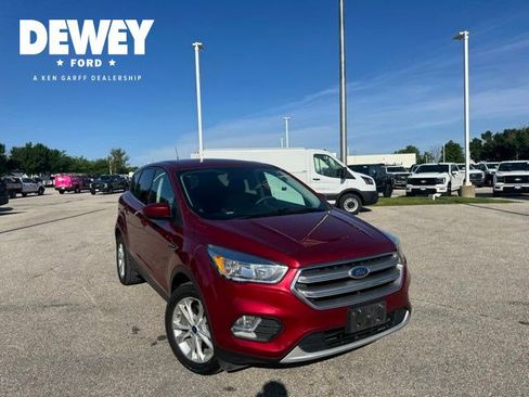 Used 2017 Ford Escape SE FWD image 2