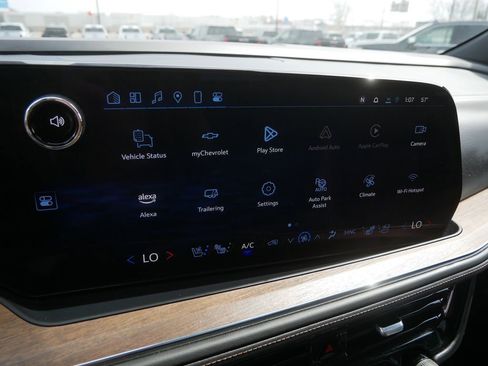 Used 2025 Chevrolet Suburban High Country image 29