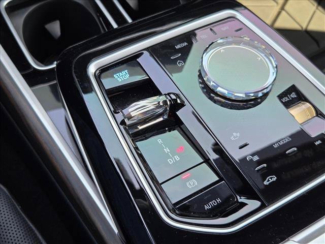 Certified 2025 BMW i7 xDrive60 AWD/4WD image 18
