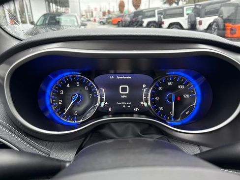 New 2026 Chrysler Pacifica Select image 20