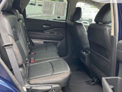 Certified 2024 Nissan Pathfinder SL AWD/4WD image 19