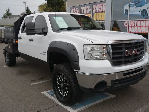 Used 2010 GMC Sierra 3500 SLE image 1