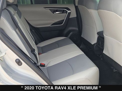 Used 2020 Toyota RAV4 XLE Premium image 26