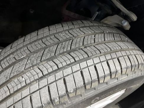 Used 2022 Jeep Grand Cherokee Limited w/ Luxury Tech Group II image 39