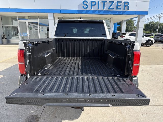 Used 2024 Toyota Tacoma SR AWD/4WD image 32