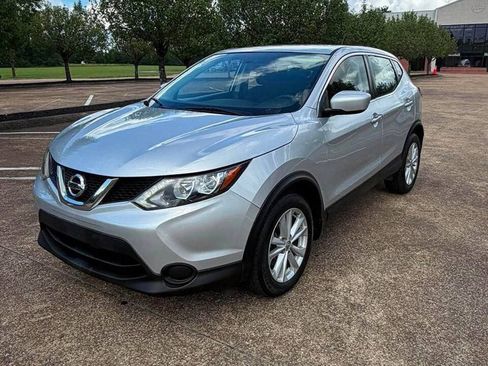 Used 2017 Nissan Rogue Sport S w/ S Appearance Package FWD image 12