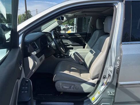 Used 2018 Toyota Highlander Limited AWD/4WD image 18