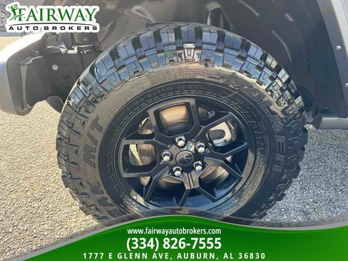 Used 2025 Jeep Wrangler Willys image 30