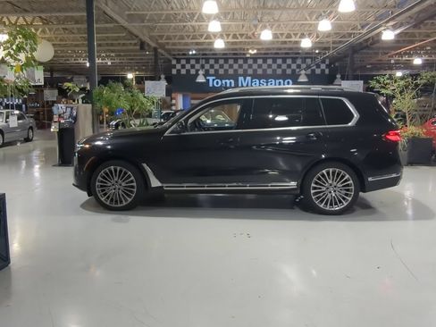 Used 2024 BMW X7 xDrive40i w/ Premium Package AWD/4WD image 11