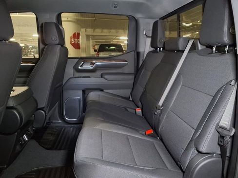 New 2026 GMC Sierra 1500 SLE w/ Preferred Package AWD/4WD image 12
