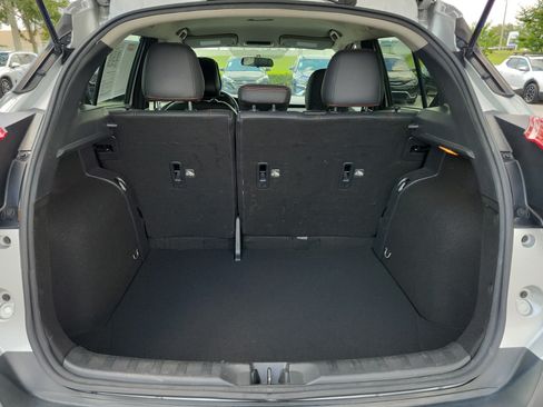 Used 2019 Nissan Kicks SR w/ SR Premium Package FWD image 12