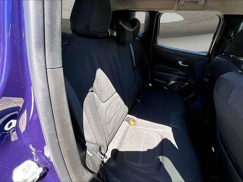 Used 2017 Jeep Renegade Altitude image 26