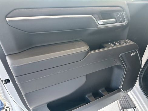 Used 2022 GMC Sierra 1500 SLT w/ SLT Convenience Package image 9