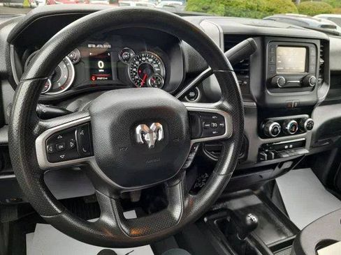 Used 2024 RAM 2500 Tradesman w/ Chrome Appearance Group AWD/4WD image 11