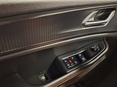 Used 2023 Jeep Grand Cherokee L Laredo image 17