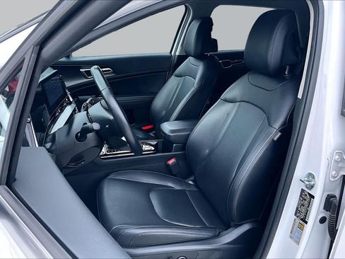 Certified 2024 Kia Sportage EX AWD/4WD image 7