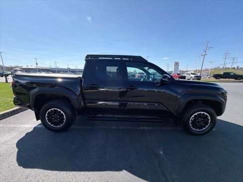 Certified 2024 Toyota Tacoma TRD Off-Road w/ TRD Off Road Upgrade Package AWD/4WD image 9