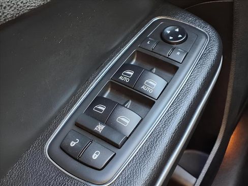 Used 2019 Chrysler 300 Touring L w/ Quick Order Package 22F image 26