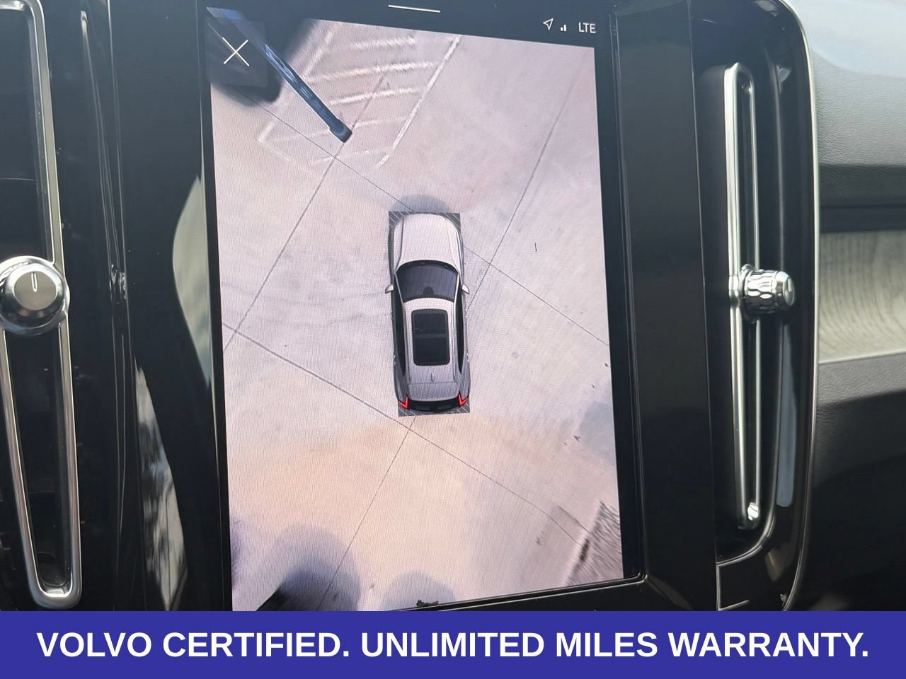 Certified 2026 Volvo XC40 B5 Plus AWD/4WD image 23