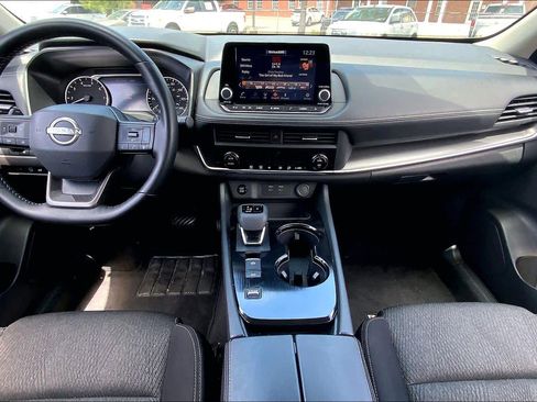 Used 2025 Nissan Rogue SV FWD image 16