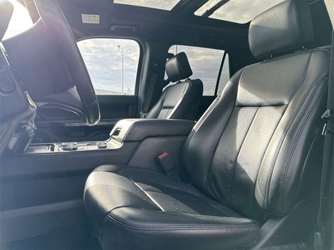 Used 2019 Ford Expedition XLT w/ Equipment Group 202A image 13