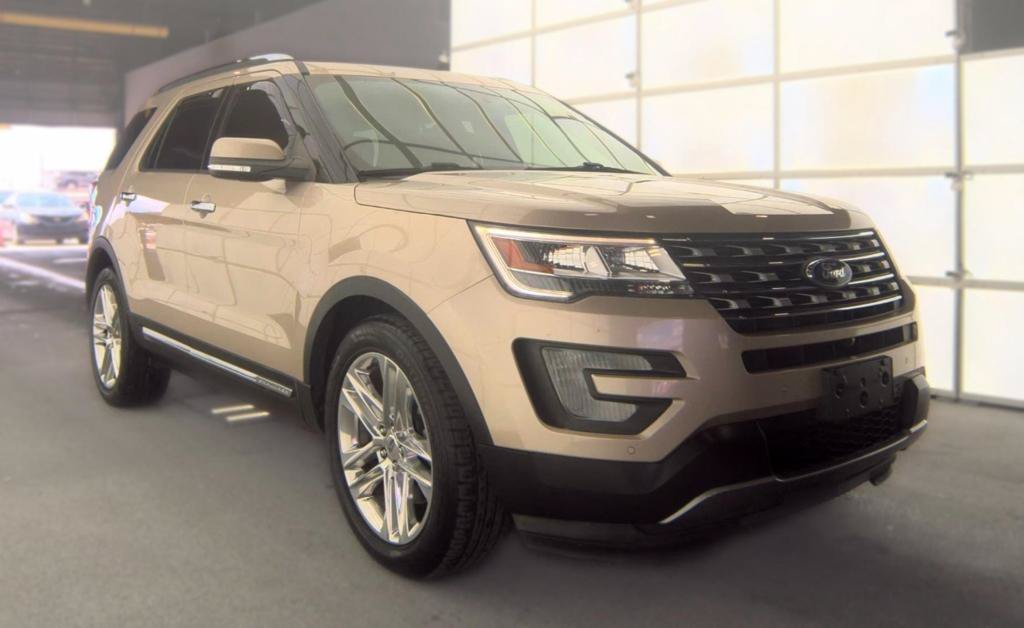 Used 2017 Ford Explorer Limited FWD image 1
