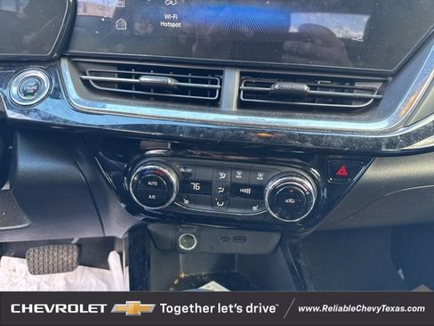 Certified 2024 Chevrolet Trax RS w/ Driver Confidence Package image 25