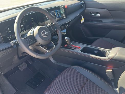New 2026 Nissan Kicks SR image 9