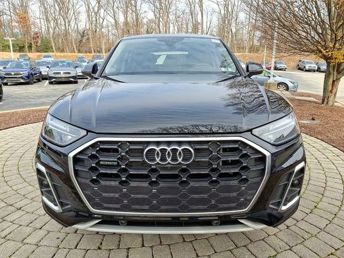 Used 2023 Audi Q5 e Premium Plus w/ Premium Plus Package image 2