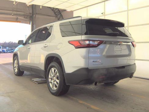 Used 2021 Chevrolet Traverse LT image 9