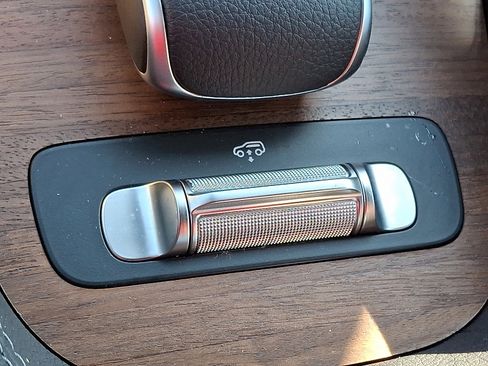 Certified 2025 Mercedes-Benz GLS 450 4MATIC image 24