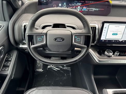 New 2025 Ford Expedition Platinum w/ Stealth Appearance Package image 15