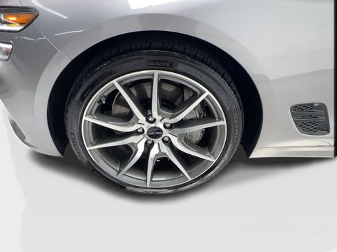 Used 2025 Genesis G70 2.5T RWD image 12