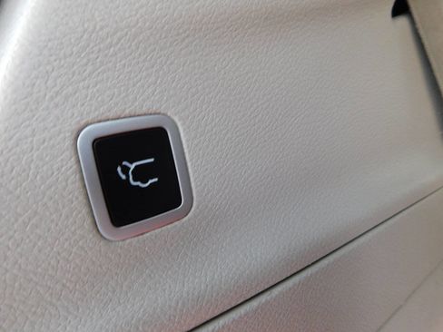 Used 2021 Chrysler Voyager Lxi w/ Cold Weather Group image 20