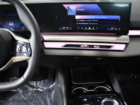 Used 2025 BMW i5 eDrive40i w/ Executive Package image 15