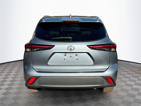 Used 2020 Toyota Highlander XLE image 7