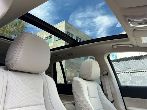 New 2026 Mercedes-Benz GLS 450 4MATIC image 17
